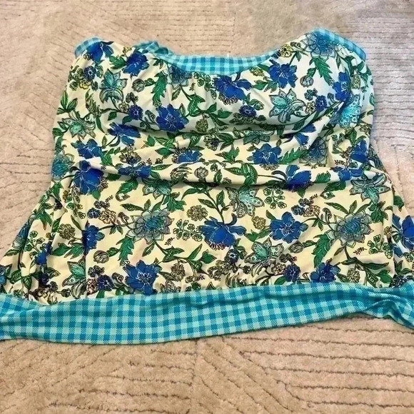 Lands end swim top. NWT - Picture 2 of 8